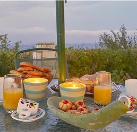 2 bedroom villa with pool, Castellammare del Golfo, sleeps 4